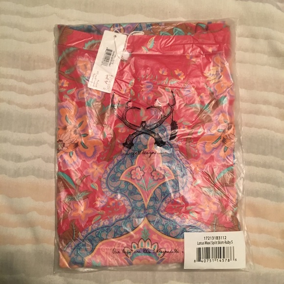 Spell Lotus Split Skirt! - Picture 4 of 5